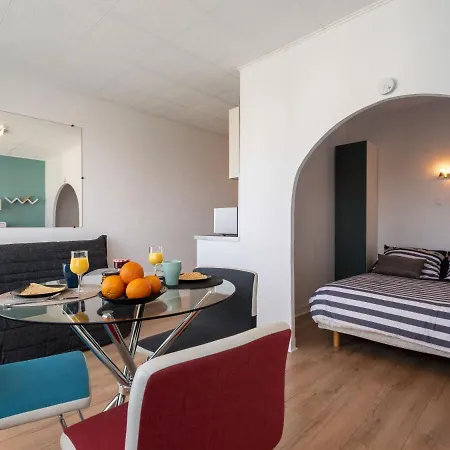 Les Brisants By Interhome Kervoz